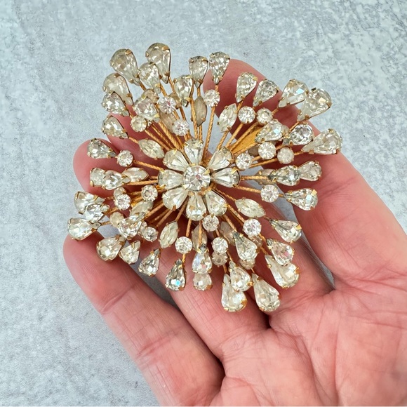 Napier Tiered Rhinestone Burst Brooch - Picture 5 of 11